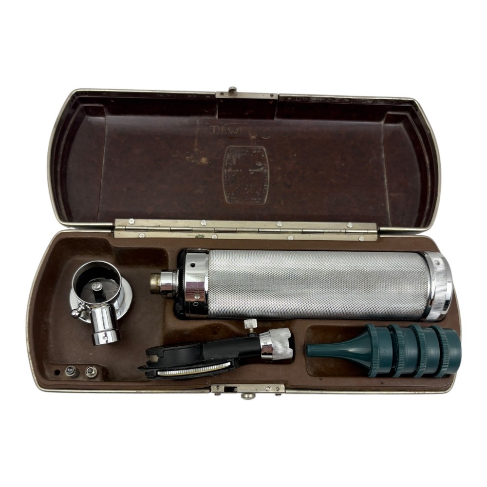 Vintage Welch Allyn Otoscope & Ophthalmoscope‎ Diagnostic Set w/ Case